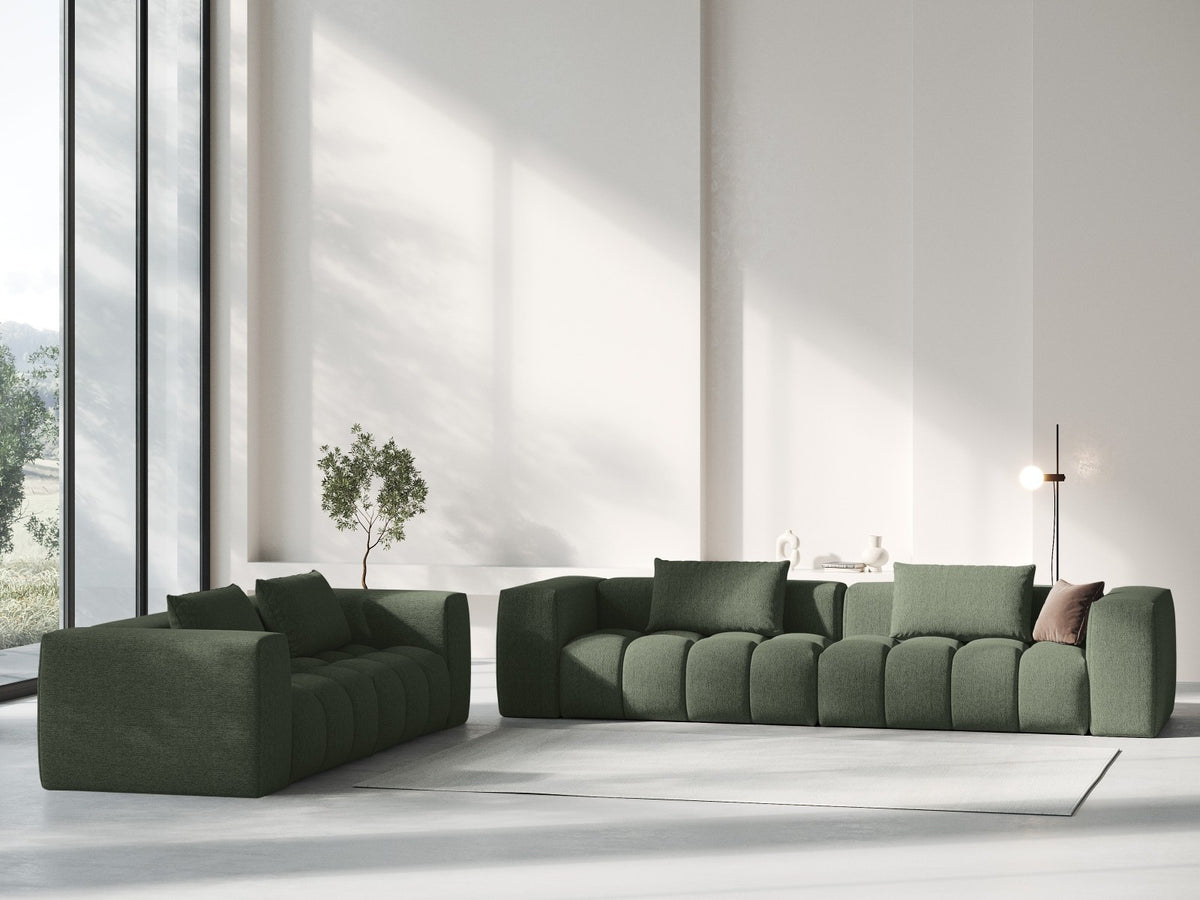 Modulares 3-Sitzer Sofa Verona in Beige mit Sorella-Stoffbezug, schwarzen Kunststoffbeinen und massivem Holzrahmen, Ansicht von vorne.
