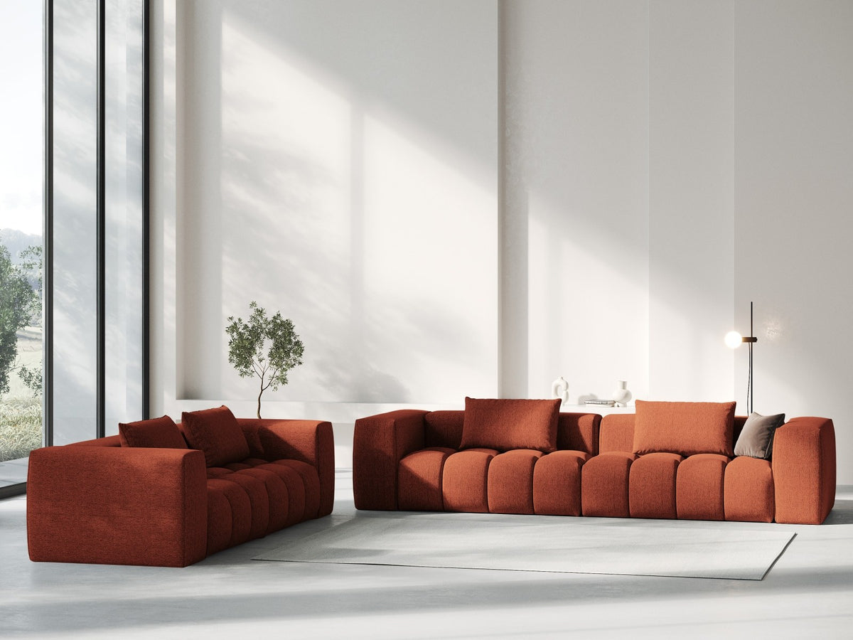 Modulares 3-Sitzer Sofa Verona in Beige mit Sorella-Stoffbezug, schwarzen Kunststoffbeinen und massivem Holzrahmen, Ansicht von vorne.
