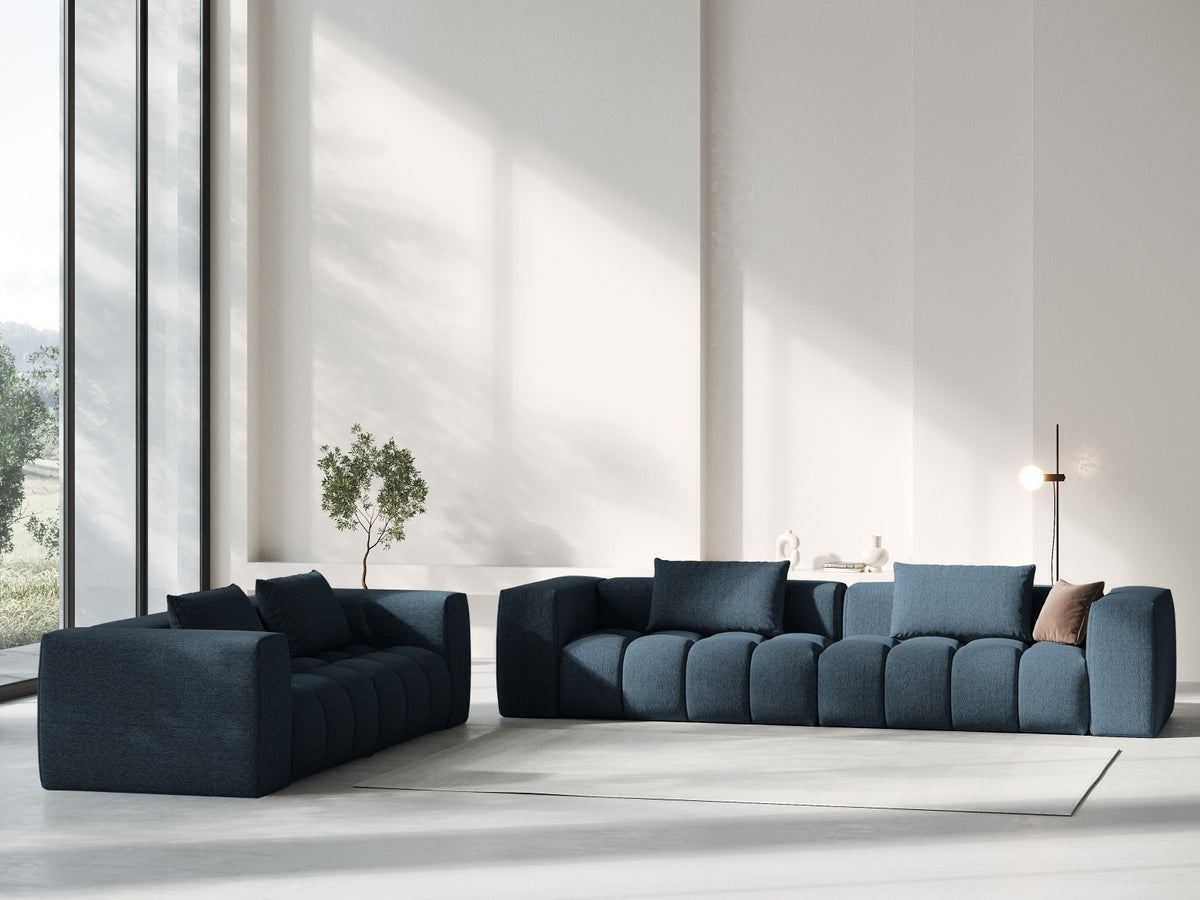 Modulares 3-Sitzer Sofa Verona in Beige mit Sorella-Stoffbezug, schwarzen Kunststoffbeinen und massivem Holzrahmen, Ansicht von vorne.