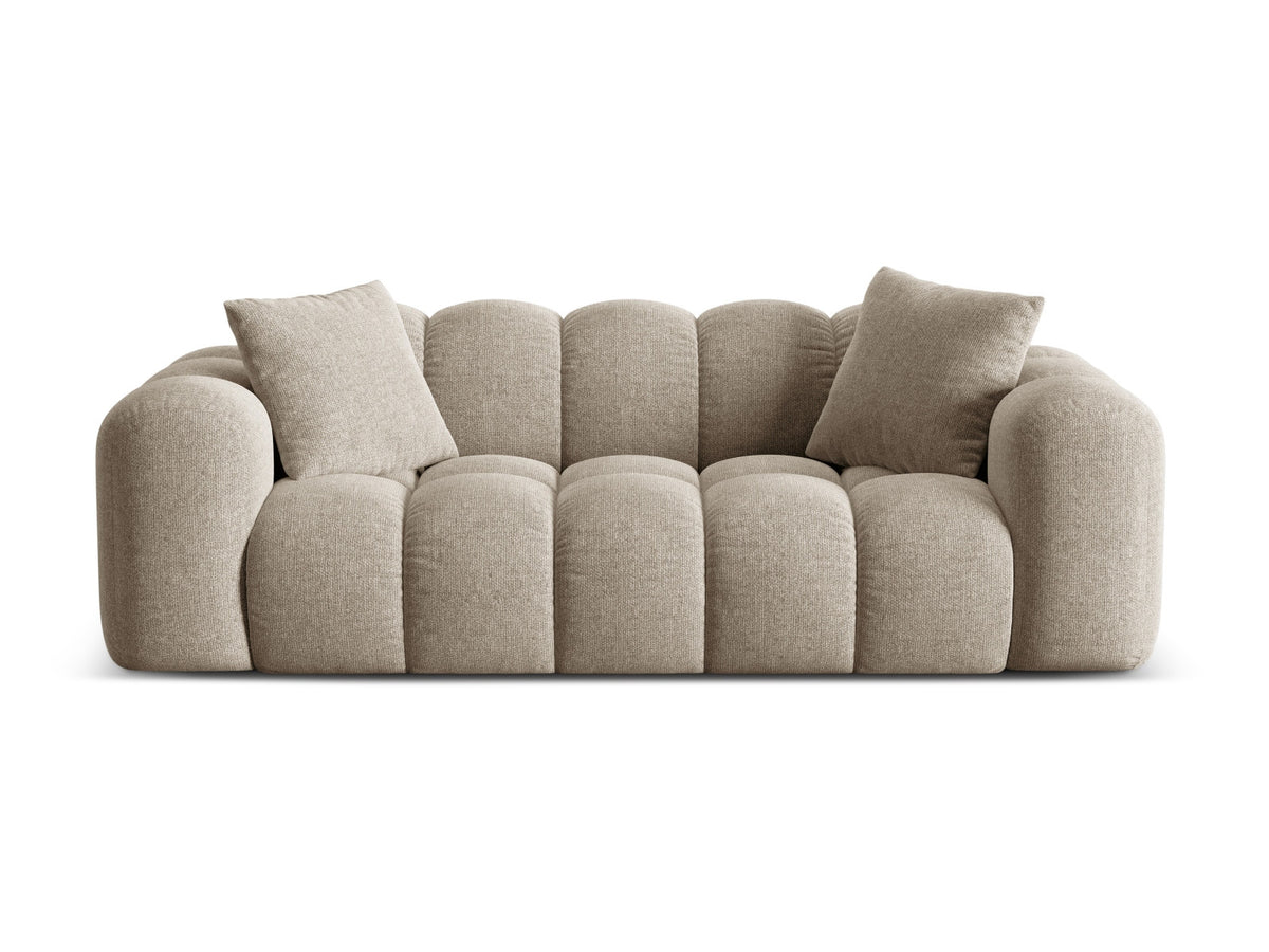 3er Sofa Treno mit Stoffbezug, schwarzen Kunststoffbeinen und flacher Rückenlehne