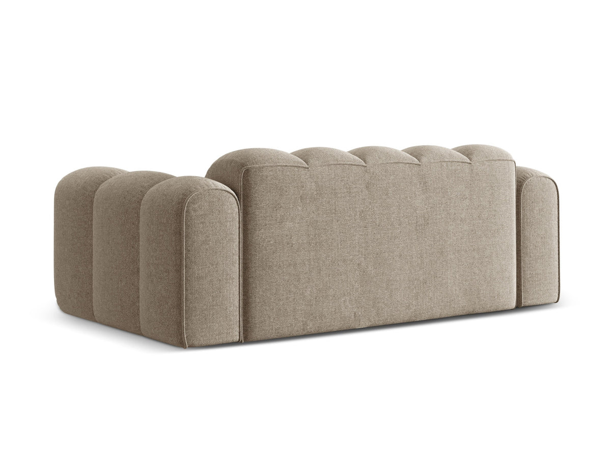 3er Sofa Treno mit Stoffbezug, schwarzen Kunststoffbeinen und flacher Rückenlehne