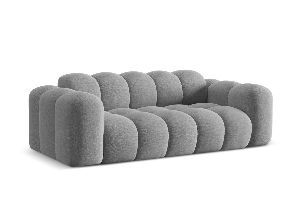 3er Sofa Treno mit Stoffbezug, schwarzen Kunststoffbeinen und flacher Rückenlehne