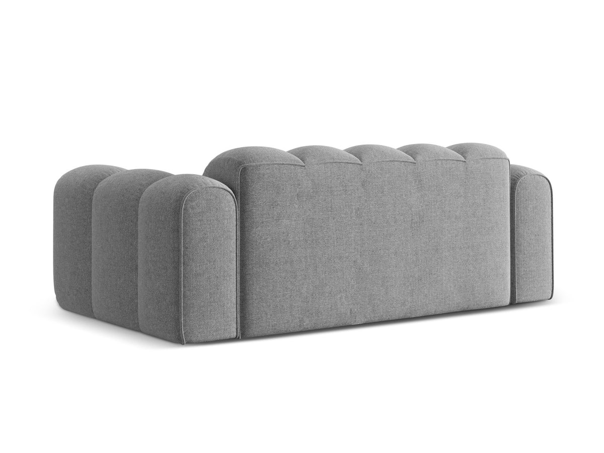 3er Sofa Treno mit Stoffbezug, schwarzen Kunststoffbeinen und flacher Rückenlehne