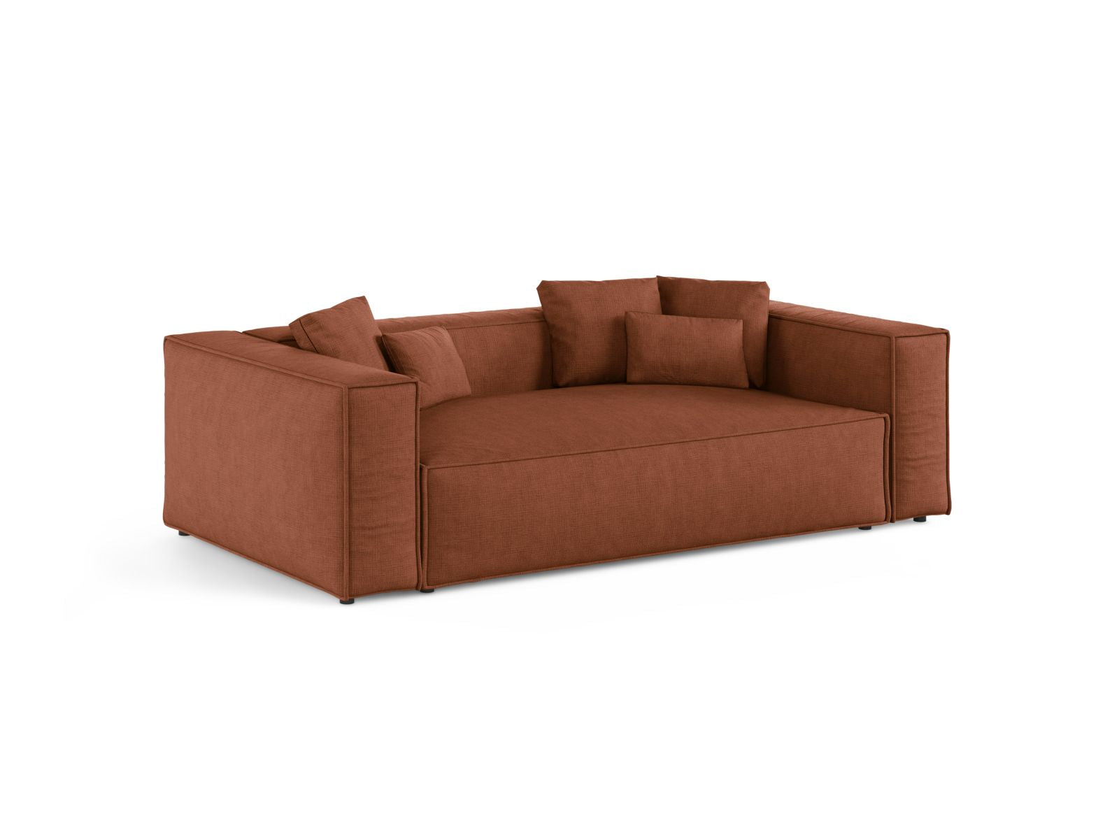 Elegantes 3-Sitzer Sofa Aveiro in warmem Brick-Liberty, ideal für stilvolle Wohnräume, erhältlich bei KAQTU Design AG.