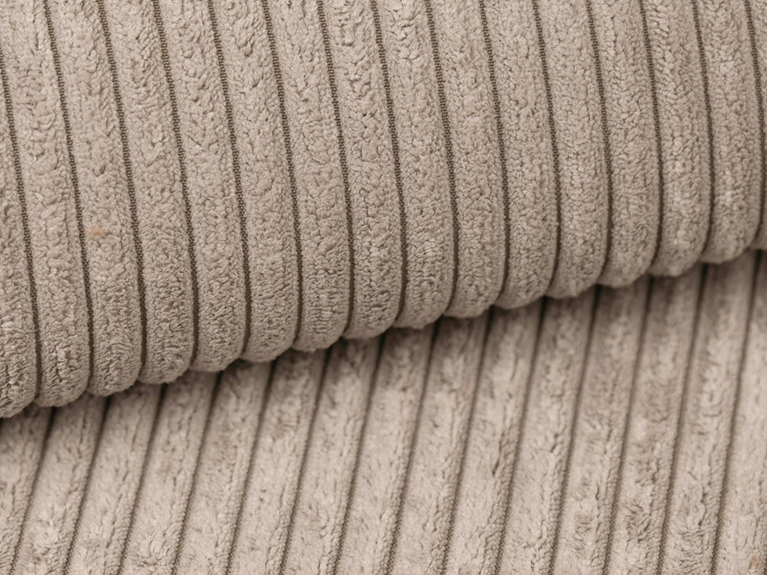 Entdecken Sie das Campi Modular Sofa 3 Sitzer von Cosmopolitan Design – stilvoll, anpassbar und perfekt für Ihr zeitgemässes Wohnambiente!