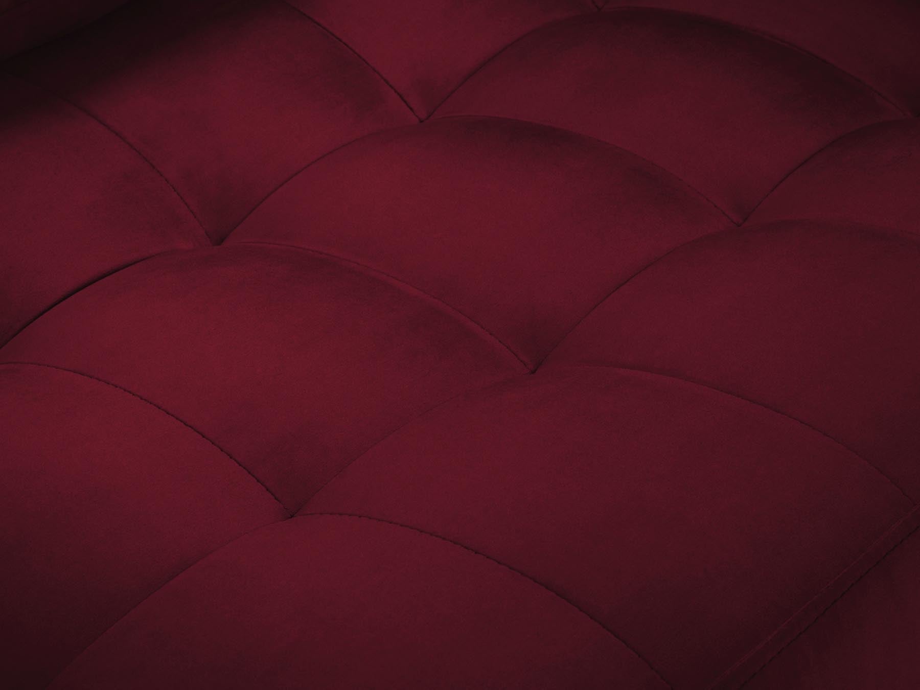 Elegantes 3-Sitzer Sofa Aspen in lebhaftem Rot von Cosmopolitan Design, ideal für gemütliche Abende und stilvolle Einrichtung.