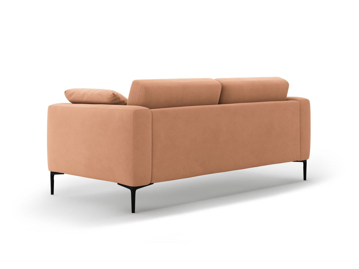 3er Sofa Lazio von Cosmopolitan Design mit Veloursstoff-Bezug in Beige-Salvador, Massivholzrahmen und schwarzen Metallbeinen aus Stahl.