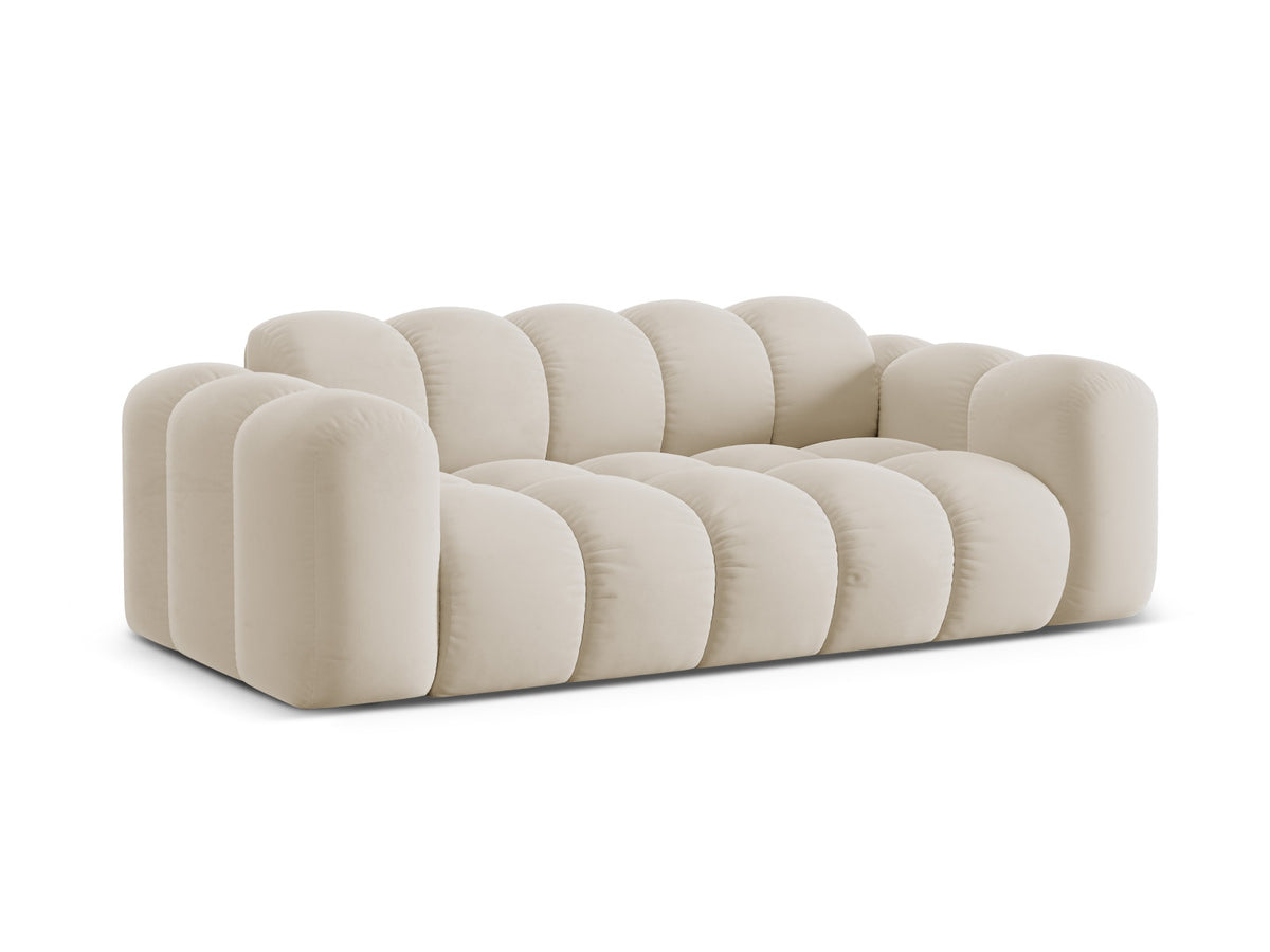 3er Sofa Treno mit Stoffbezug, schwarzen Kunststoffbeinen und flacher Rückenlehne