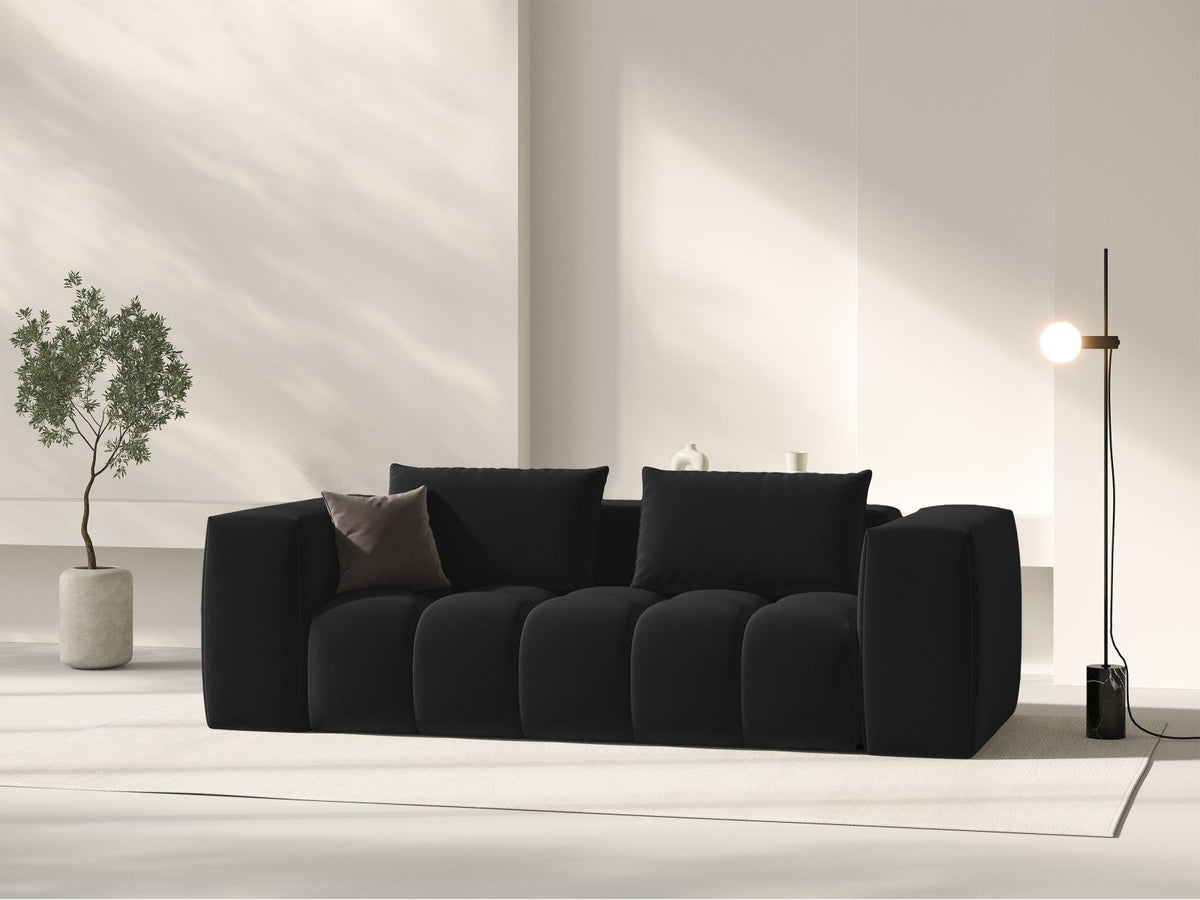Modulares 3er Sofa Verona in Sand-Casino Samtstoff mit Massivholzrahmen und schwarzen Kunststoffbeinen, Cosmopolitan Design.