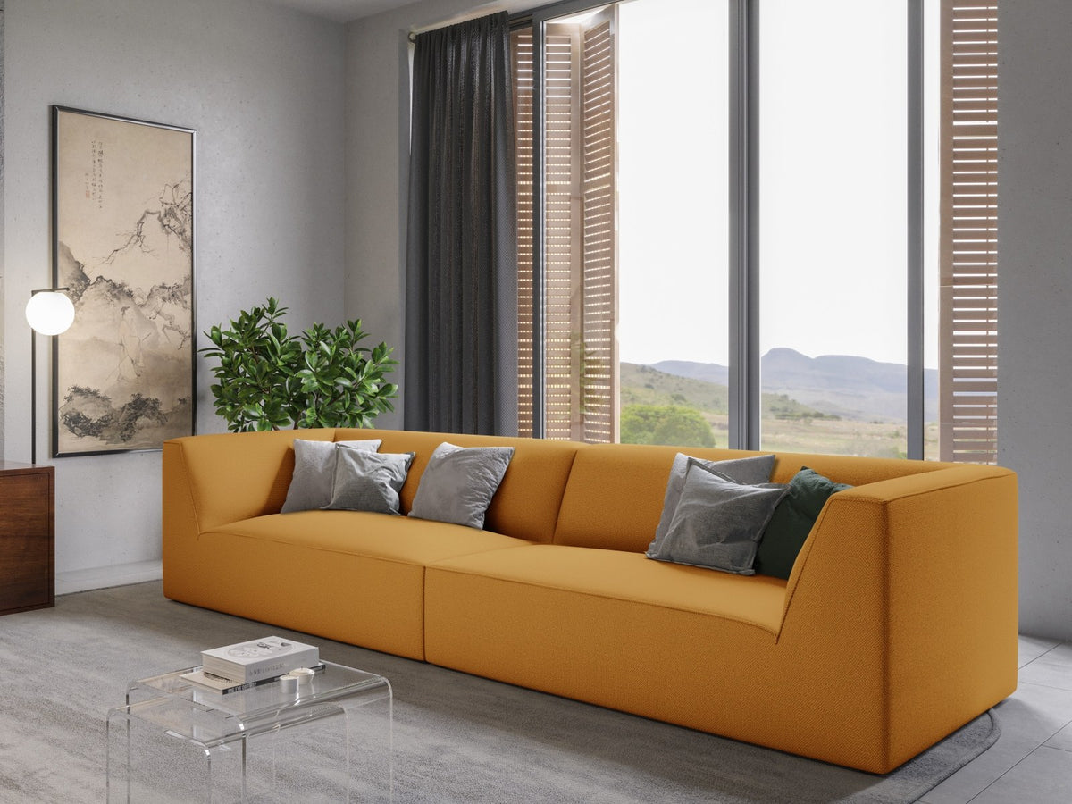 Beiges 4-Sitzer Sofa Siena mit strukturiertem Cordstoffbezug, Massivholzrahmen und schwarzen Kunststoffbeinen, moderne gerade Form.