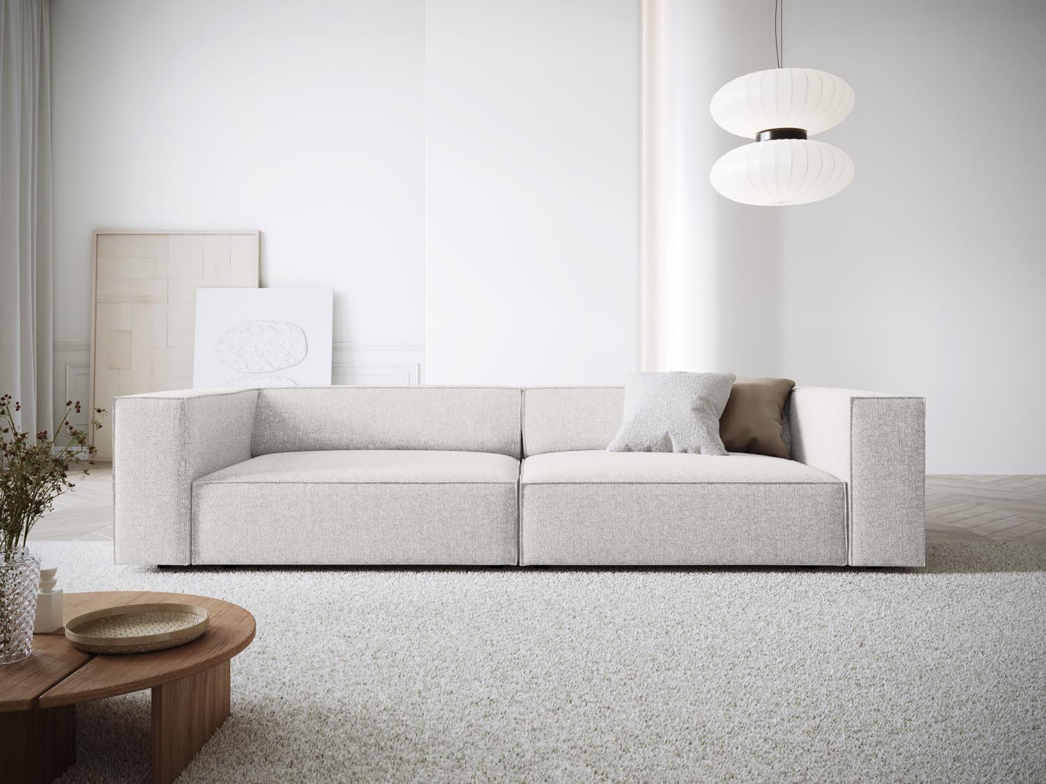 Arendal Sofa 4 Sitzer in Light Grey präsentiert im Onlineshop von KAQTU Design AG. 4er Sofa ist von Cosmopolitan Design