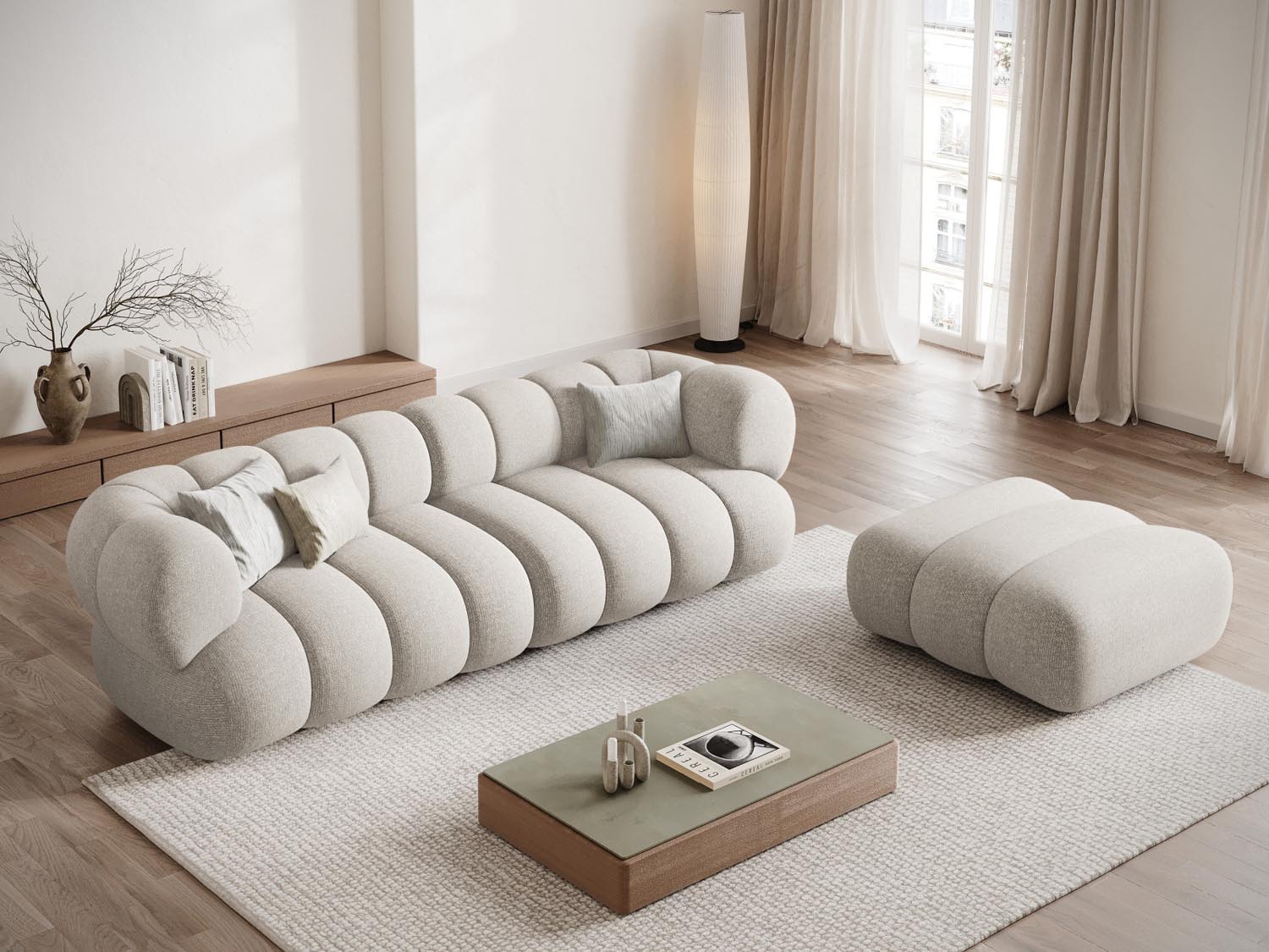 Elegantes Koge Sofa für 4 Personen in sanftem Light Beige, ideal für stilvolle Wohnräume. Hochwertiges Design von Cosmopolitan.