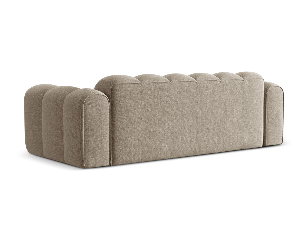 4er Sofa Treno mit gepolstertem Stoffbezug, niedriger Rückenlehne und schwarzen Beinen