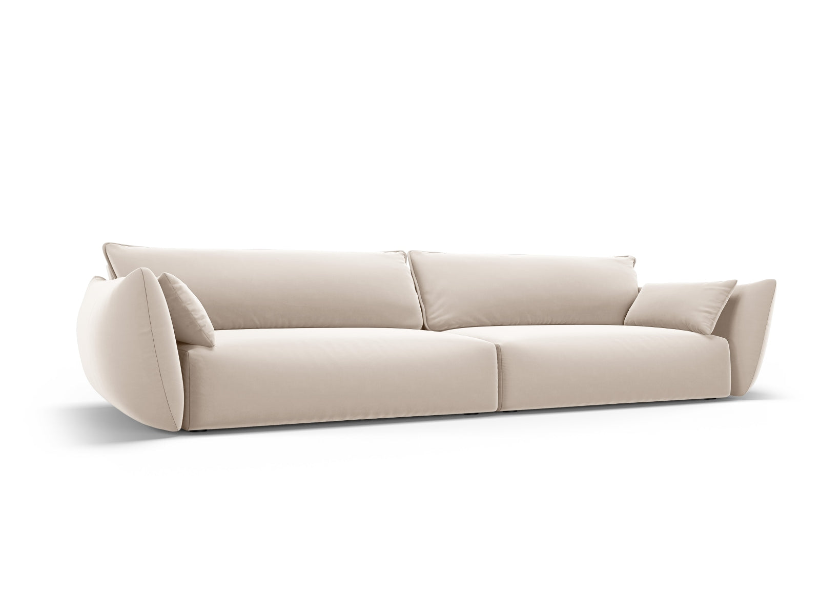 Beige 4-Sitzer Sofa Matera von Cosmopolitan Design, stilvolles und modernes Möbelstück für Ihr Wohnzimmer, erhältlich bei KAQTU Design AG.