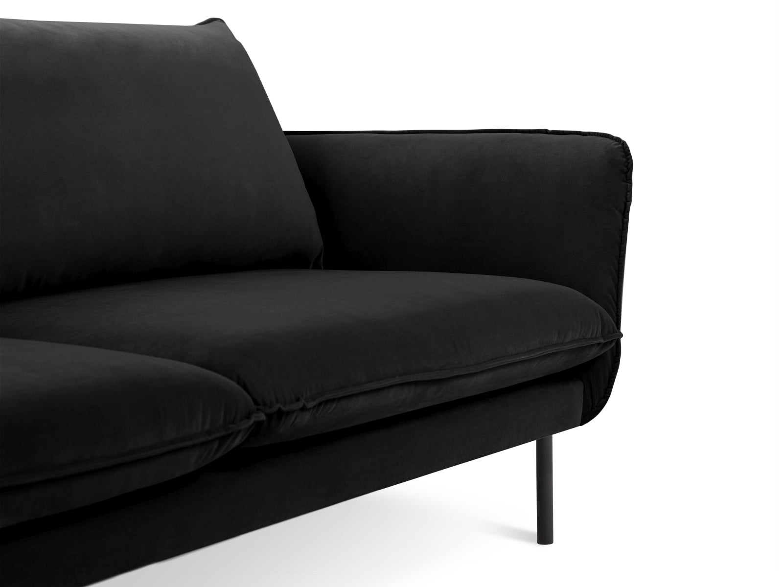 Luxuriöses 4-Sitzer Sofa aus Velours, perfekt für entspannte Stunden. Hochwertige Verarbeitung, pflegeleicht und stilvoll – ein Highlight für jedes Wohnzimmer!