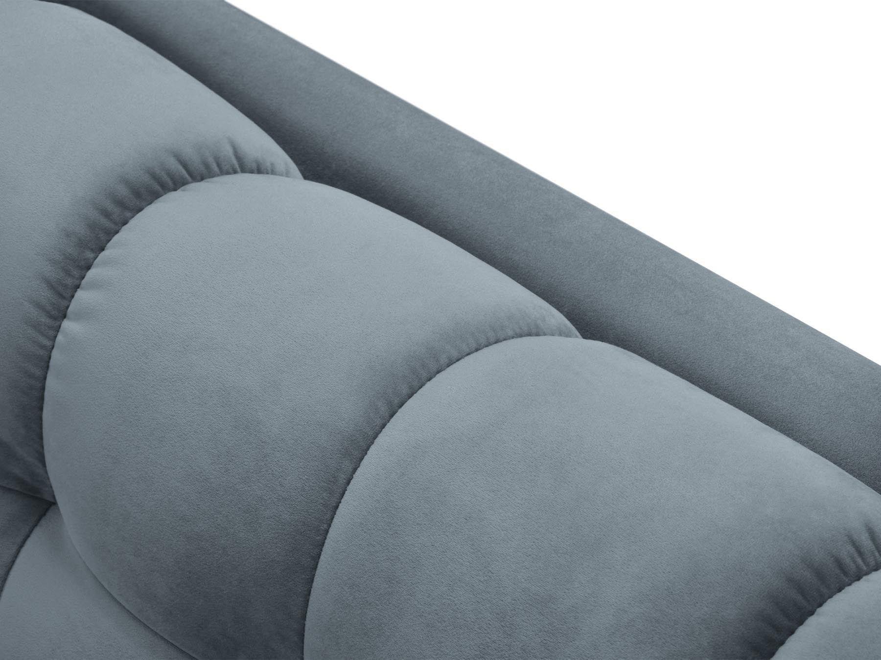Elegantes 4-Sitzer Sofa Bali in sanftem Hellblau, ideal für stilvolle Wohnräume. Hochwertige Materialien und modernes Design von Cosmopolitan Design.