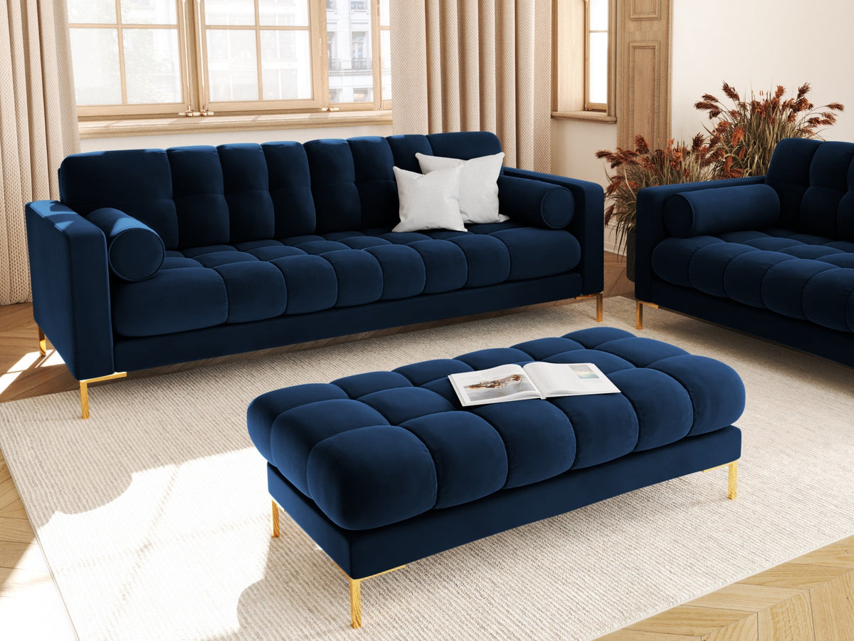 4er Sofa Bali von Cosmopolitan Design, gepolstert, mit Dekokissen auf schlanken Metallbeinen