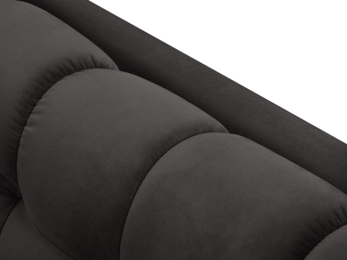 4-Sitzer Sofa Bali in Dark Grey-Bluvel präsentiert im Onlineshop von KAQTU Design AG. 4er Sofa ist von Cosmopolitan Design