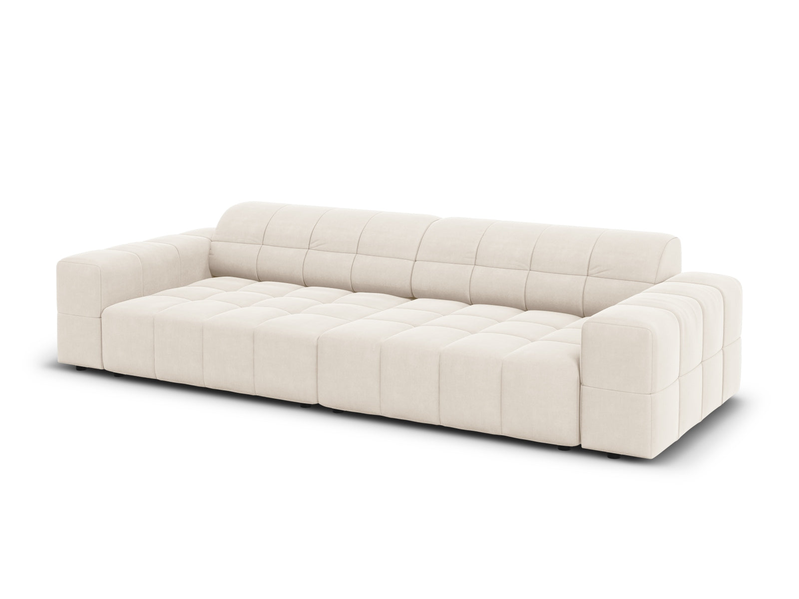 Stylisches 4-Sitzer Sofa Chicago aus Velours in sanftem Beige, perfekt für moderne Wohnkonzepte und gemütliche Abende.