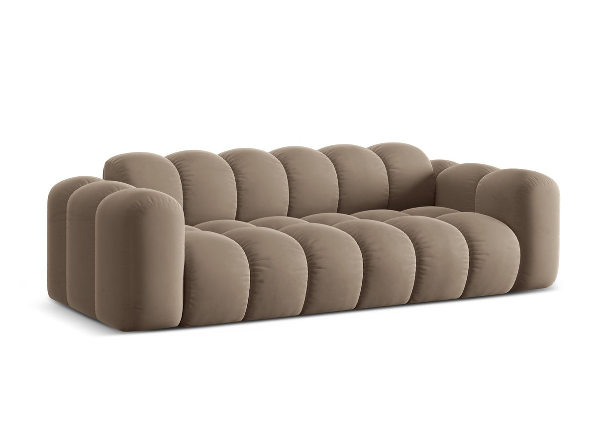 4er Sofa Treno mit gepolstertem Stoffbezug, niedriger Rückenlehne und schwarzen Beinen