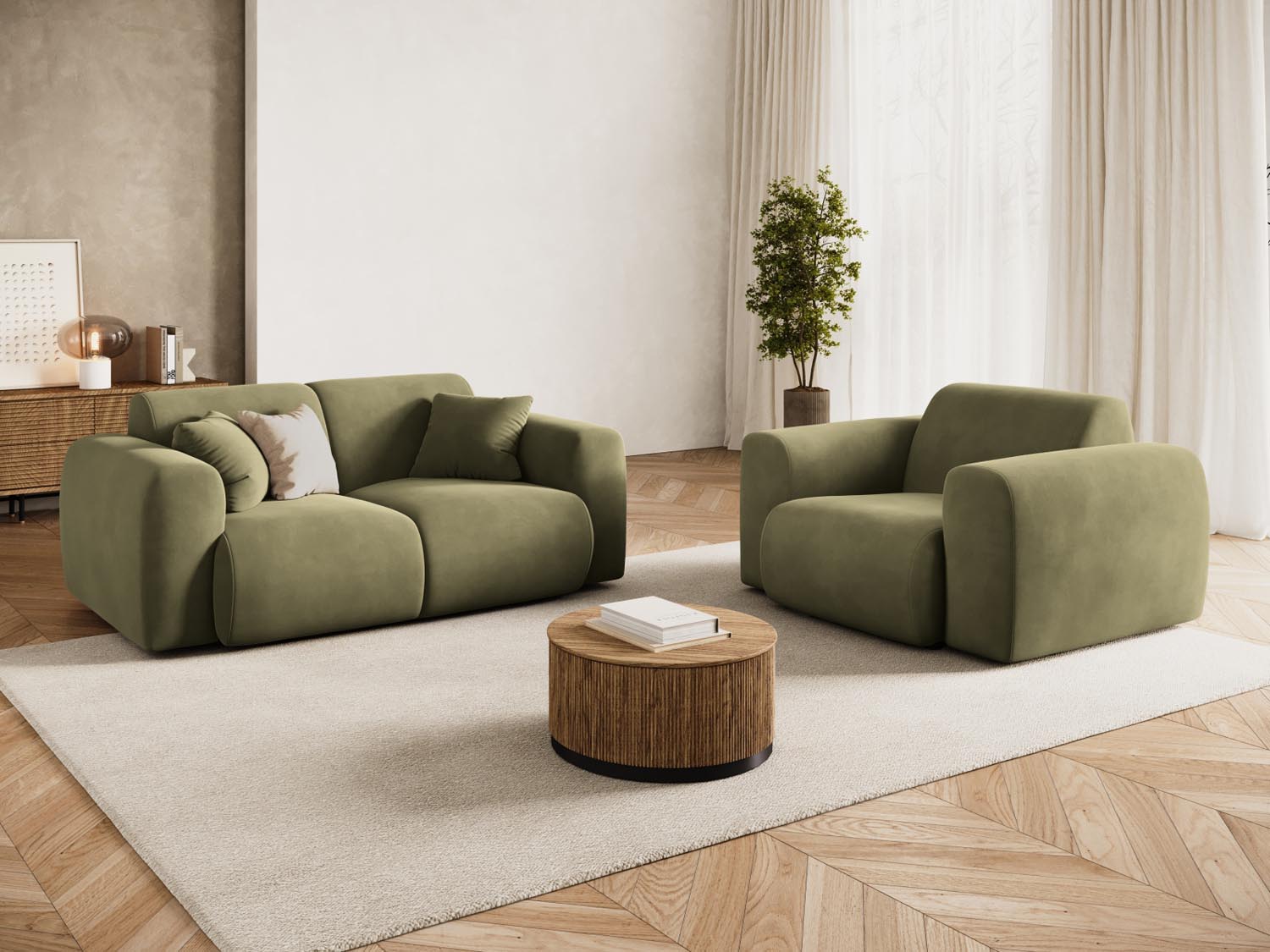 Eleganter Nolio Velour Sessel in sanftem Hellgrün, ideal für stilvolle Wohnräume. Hochwertiges Design von Cosmopolitan Design.