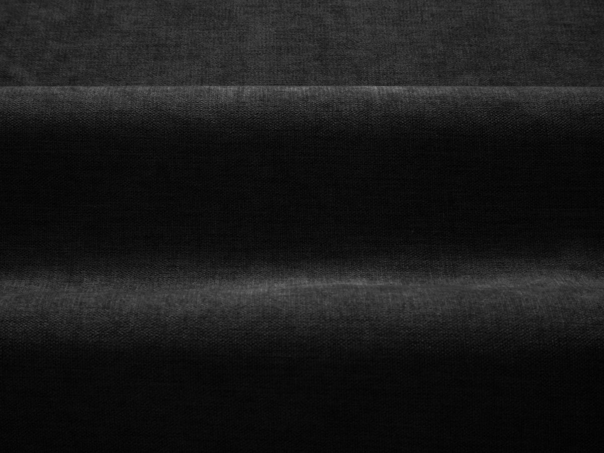 Nimes 1-Sitzer Sessel von Cosmopolitan Design in Ivory-Wind, Polsterstoff Wind mit Flor, Kiefernholzgestell und silberfarbenen Metallbeinen.