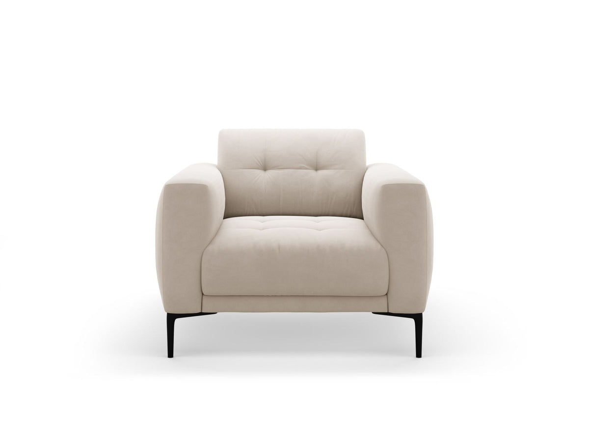Lazio Samt-Sessel 1-Sitzer von Cosmopolitan Design in Beige-Salvador, Velours-Stoff, schwarze Stahlbeine, gepolsterte Rückenlehne und Sitzfläche.