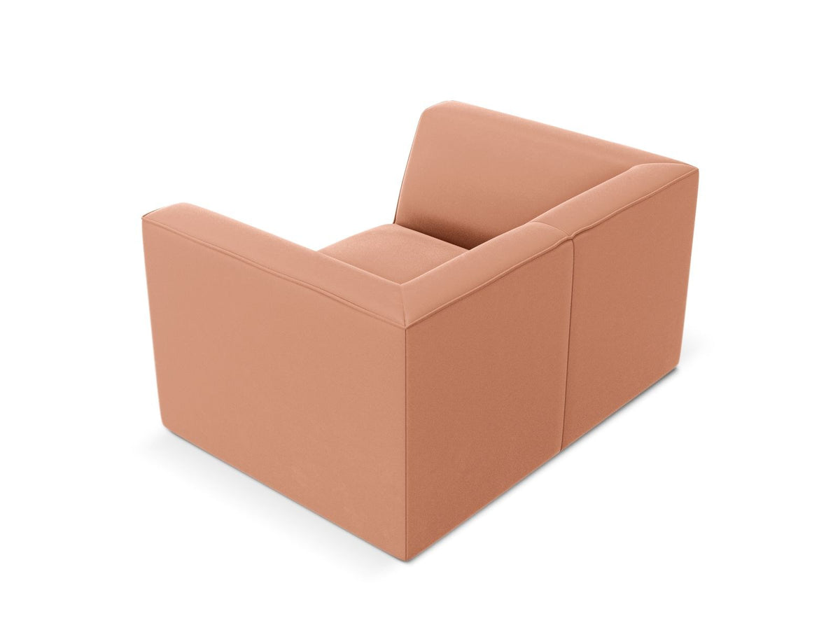 Beiger Samt-Sessel Siena von Cosmopolitan Design mit Massivholzrahmen, gepolsterter Sitzfläche und schwarzen Kunststoffbeinen.
