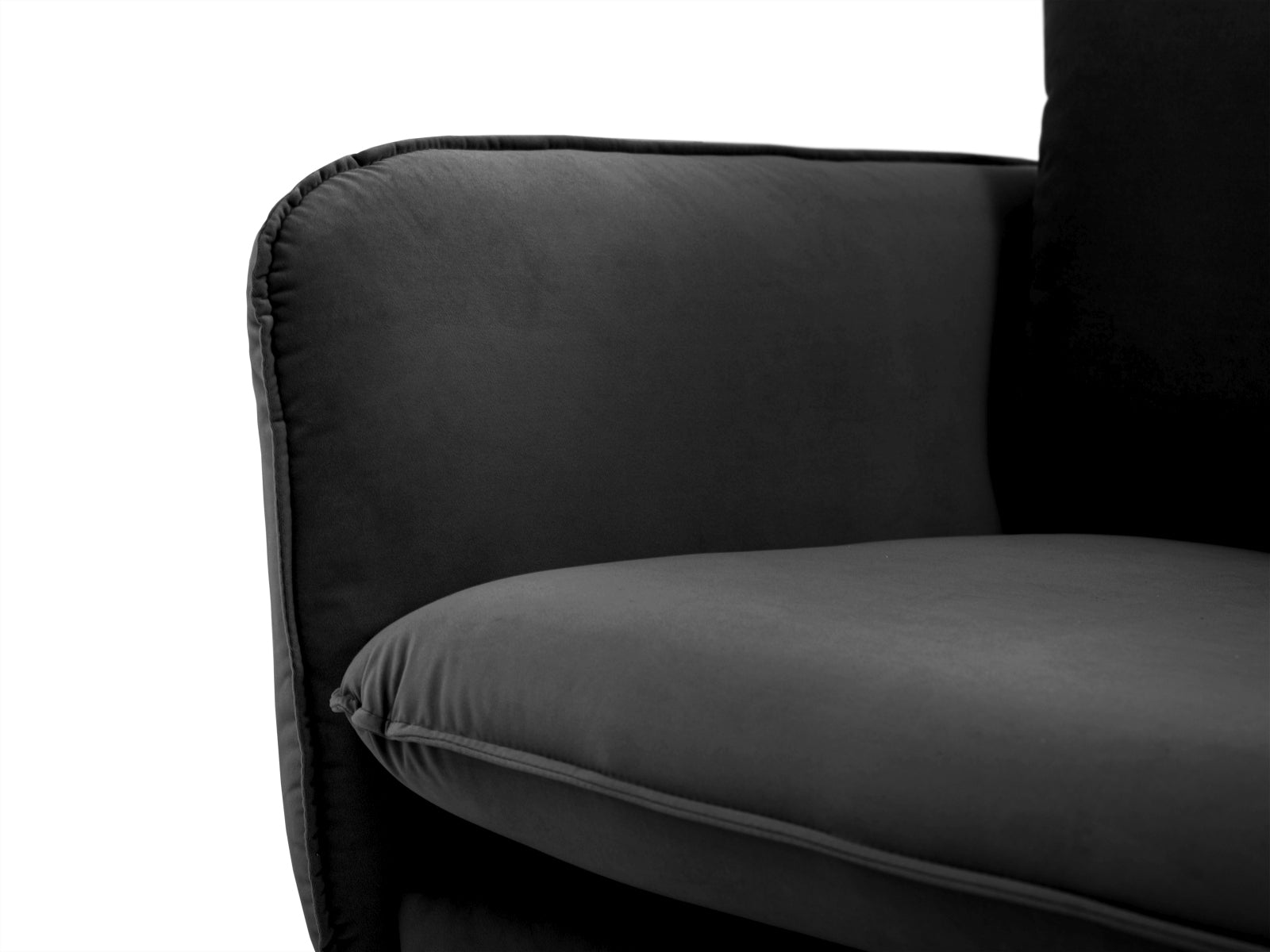 Genießen Sie den Vienna Velour Sessel 94cm von Cosmopolitan Design – ein elegantes, komfortables Möbelstück, das jeden Raum aufwertet.