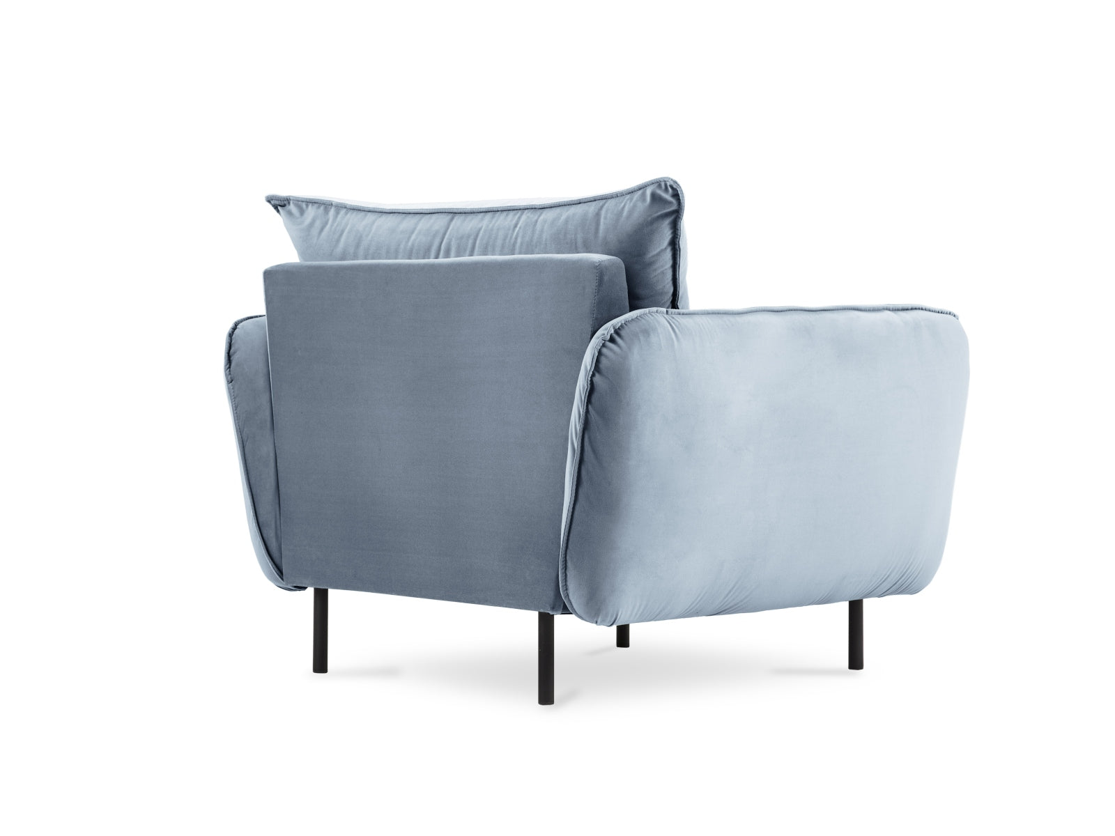 Genießen Sie den eleganten Vienna Velour Sessel 94cm von Cosmopolitan Design – ein komfortables Möbelstück, das jedem Raum einen Hauch von Luxus verleiht.