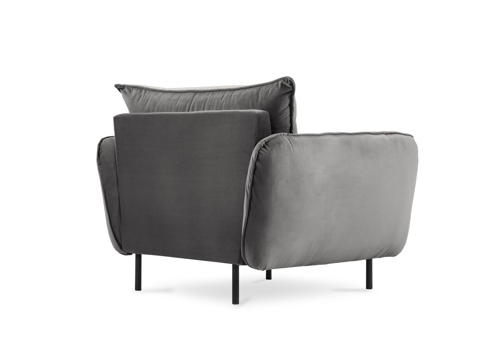 Genießen Sie den eleganten Vienna Velour Sessel 94cm von Cosmopolitan Design – ein komfortables Möbelstück, das jedem Raum einen Hauch von Luxus verleiht.