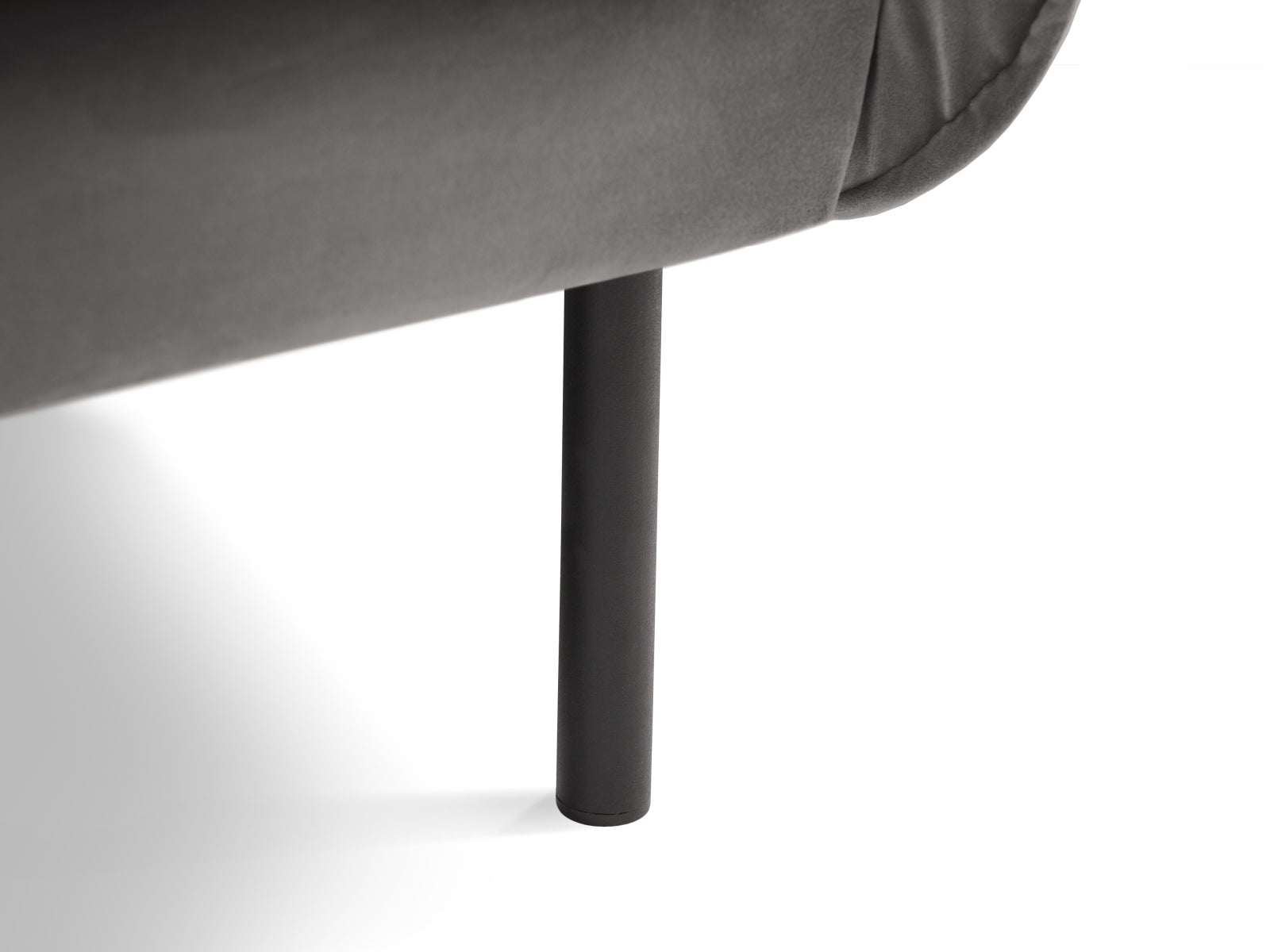 Vienna Velour Sessel 1 Sitz 94cm in Light Grey/Schwarz-Bluvel präsentiert im Onlineshop von KAQTU Design AG. Sessel ist von Cosmopolitan Design