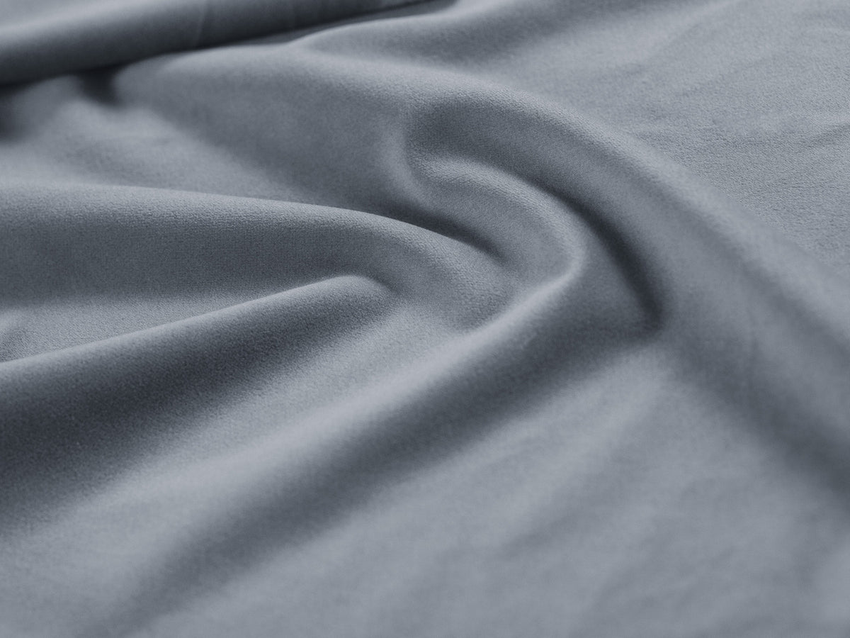 Boxspring-Bett Arendal mit gepolstertem Kopfteil, Stoffbezug und schwarzen Füssen aus Kunststoff