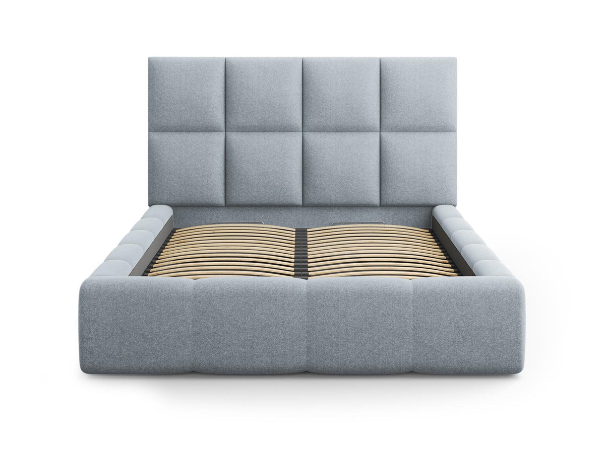 Livigno Bett mit Stauraum mit Kopfteil 140cm in Light Blue präsentiert im Onlineshop von KAQTU Design AG. Bett ist von Cosmopolitan Design