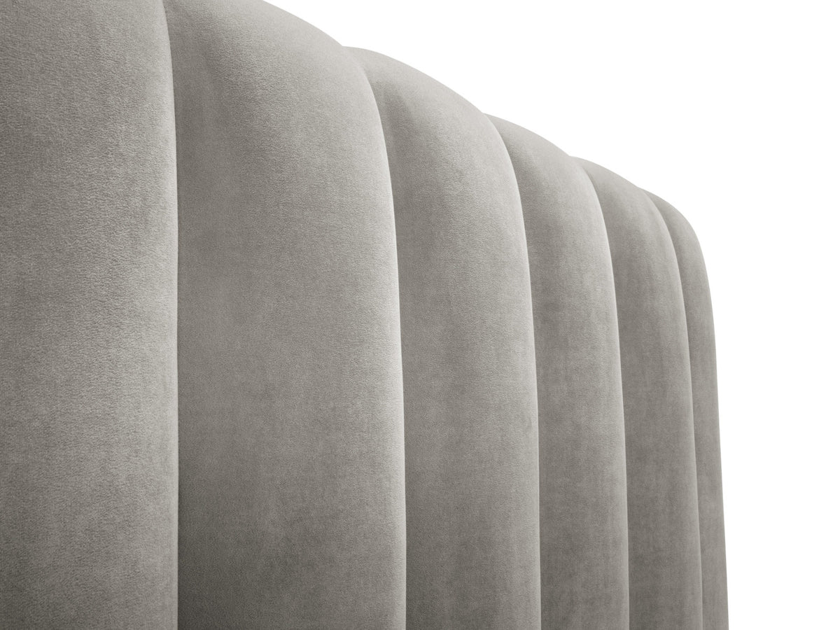 Palma Bett mit Stauraum mit Kopfteil 160cm in Light Grey-Bluvel präsentiert im Onlineshop von KAQTU Design AG. Bett ist von Cosmopolitan Design