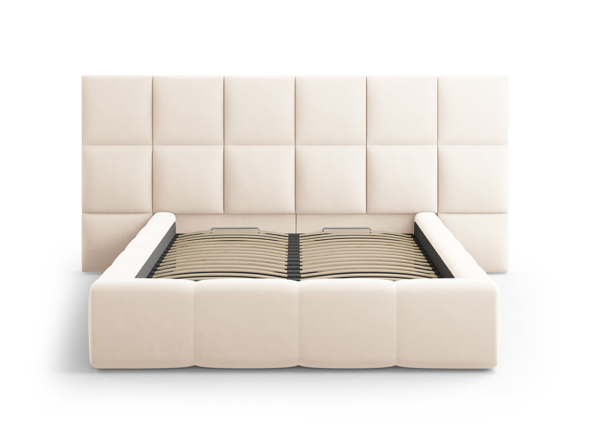 Livigno Bett mit Stauraum With Double Kopfteil 160cm in Light Beige-Bluvel präsentiert im Onlineshop von KAQTU Design AG. Bett ist von Cosmopolitan Design