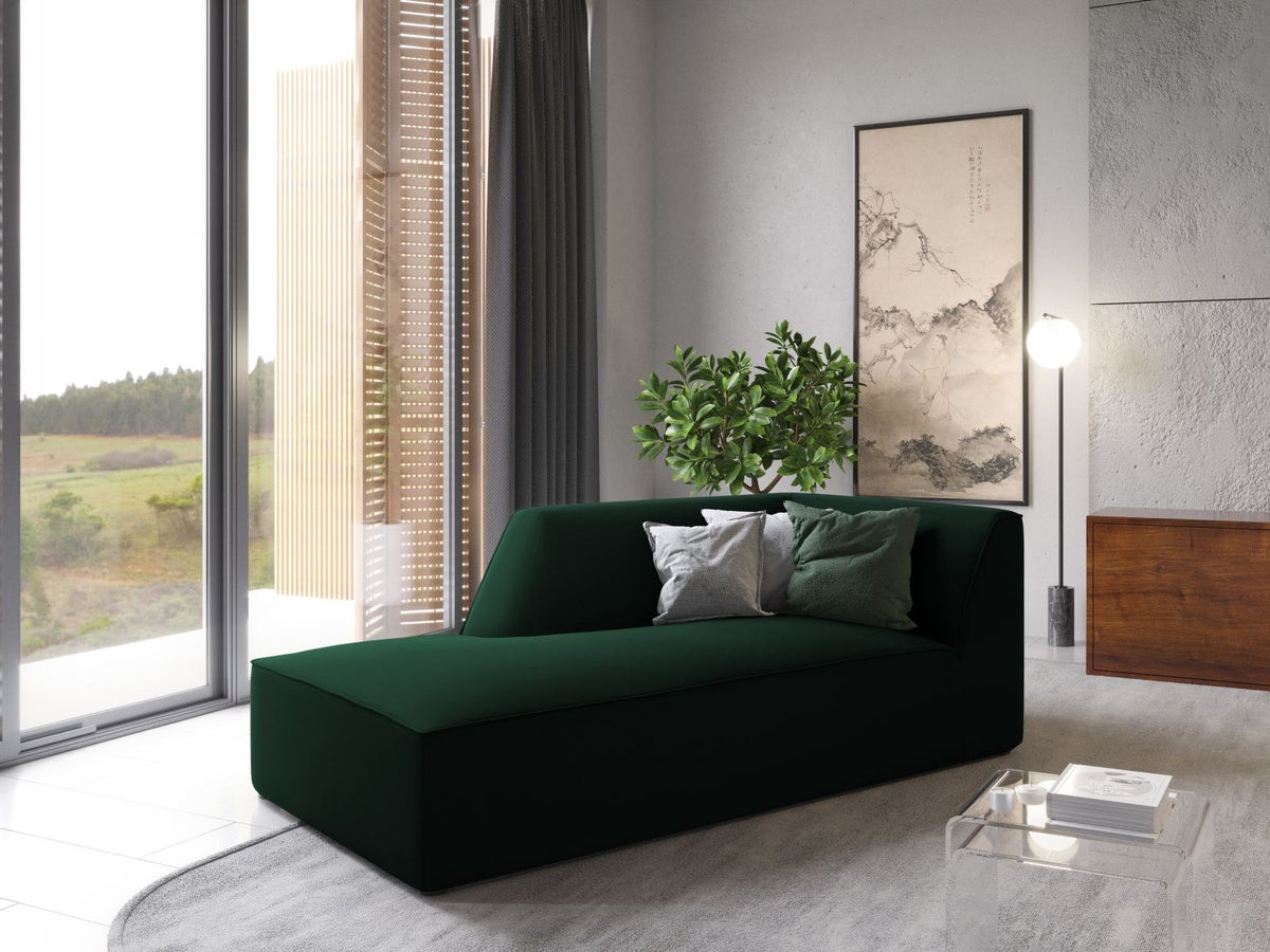 Chaiselongue Siena mit Samtbezug in Beige-Salvador, Massivholzrahmen, schwarze Kunststoffbeine, Sitzfläche 67x153cm, Ansicht von links.