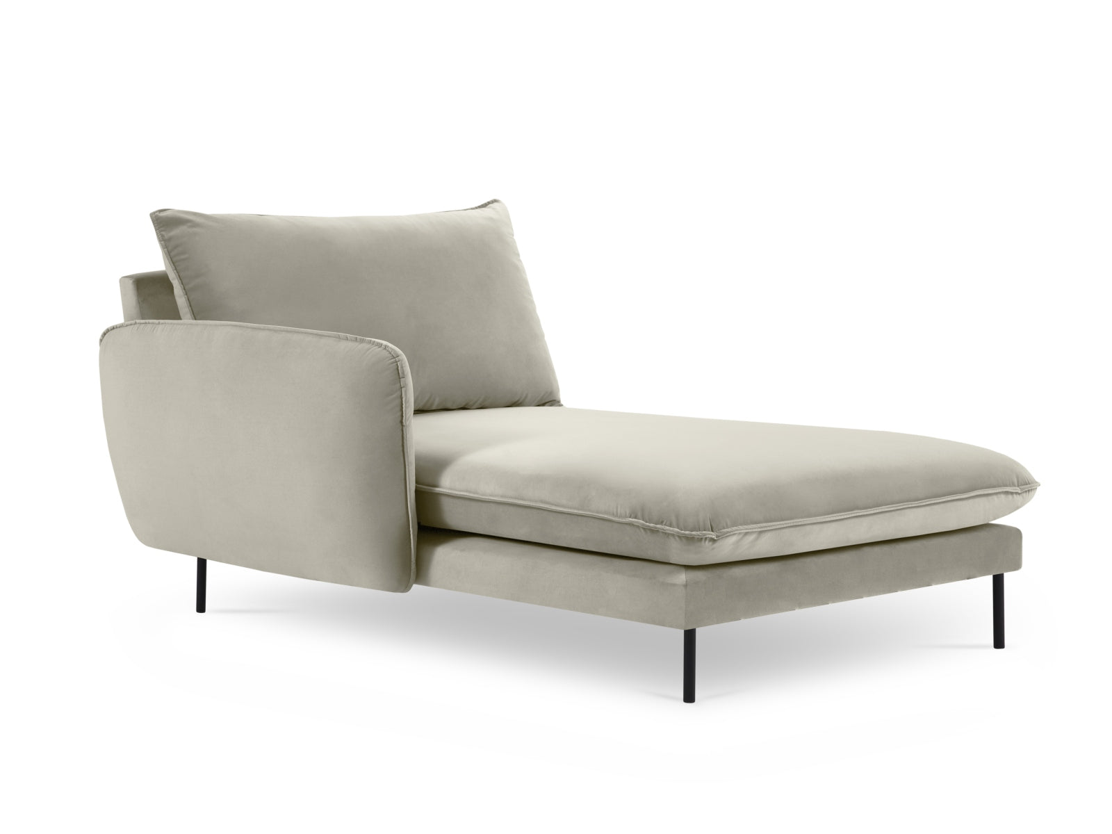 Stilvolles Vienna Velour Sofa Chaise Lounge links 110cm von Cosmopolitan Design. Komfortable Polsterung und edler Veloursstoff für Ihr Zuhause.