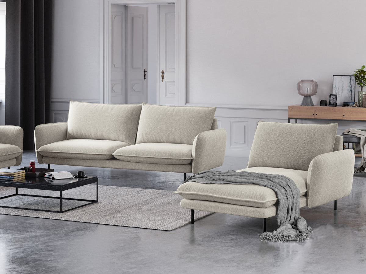 Vienna Sofa Chaise Lounge rechts 1 Sitz 110cm in Light Beige/Schwarz-Positano präsentiert im Onlineshop von KAQTU Design AG. L-Sofa rechts ist von Cosmopolitan Design
