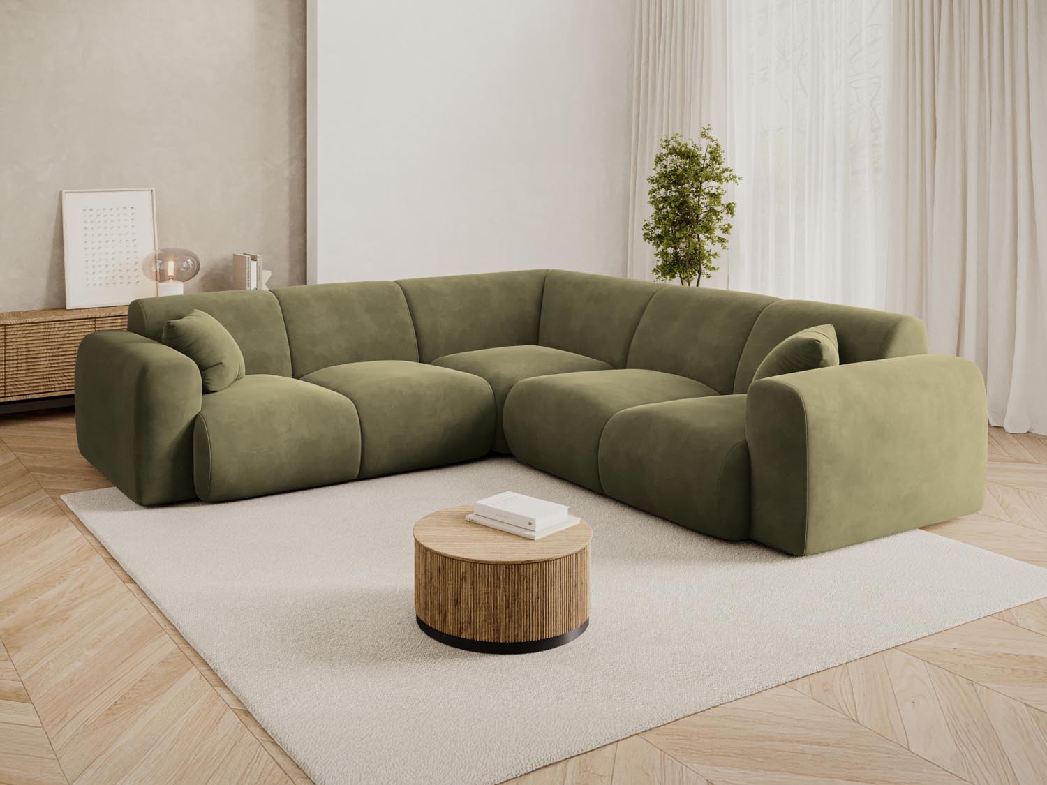 Elegantes Nolio Velour Ecksofa in sanftem Hellgrün, ideal für stilvolle Wohnräume, präsentiert in einer modernen Umgebung.