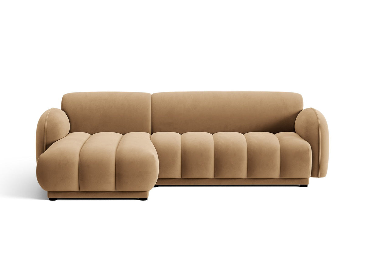 Bilbao Ecksofa links 3-Sitzer von Cosmopolitan Design in Light Beige-Casino Samtstoff, Holzrahmen, schwarze Kunststoffbeine, mit Récamiere.