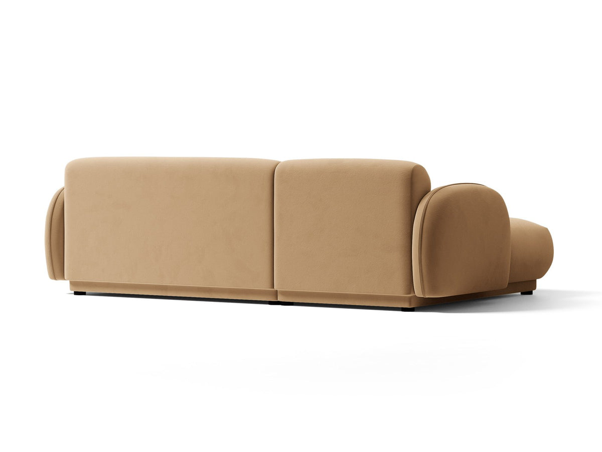 Bilbao Ecksofa links 3-Sitzer von Cosmopolitan Design in Light Beige-Casino Samtstoff, Holzrahmen, schwarze Kunststoffbeine, mit Récamiere.