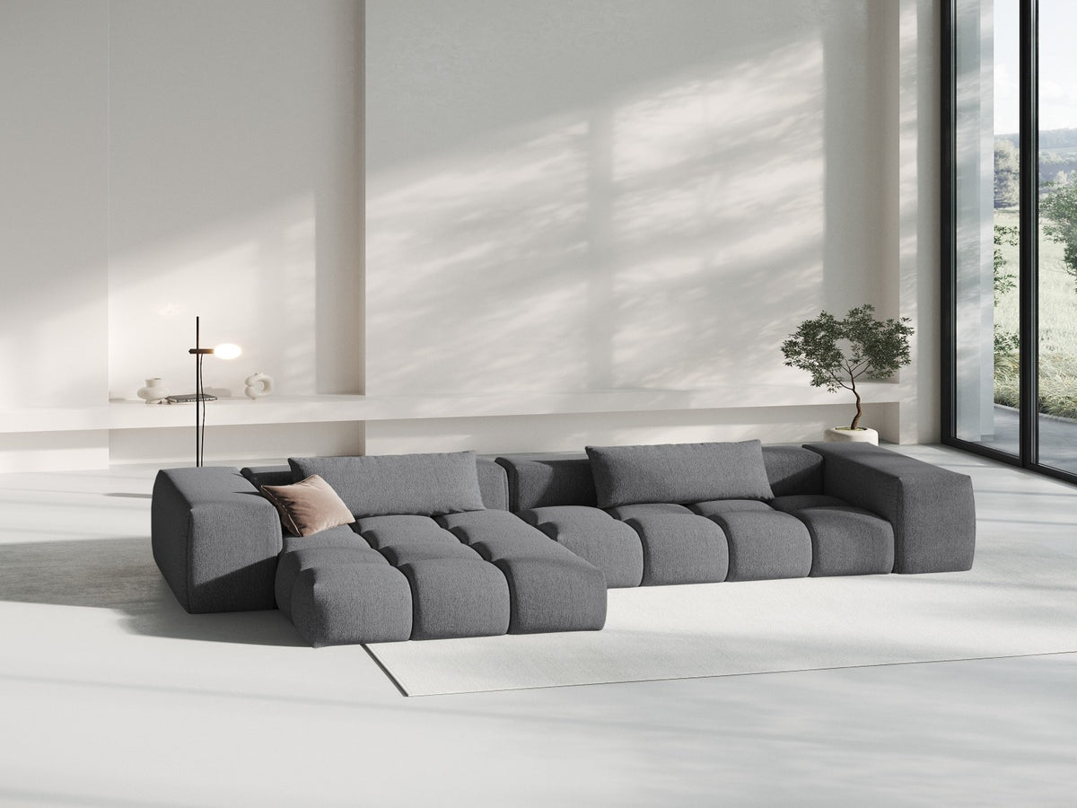 Modulares Ecksofa Verona links mit 3 Sitzplätzen in dunkelblauem Sorella-Stoff, Massivholzrahmen und schwarzen Kunststoffbeinen, Récamiere-Form.
