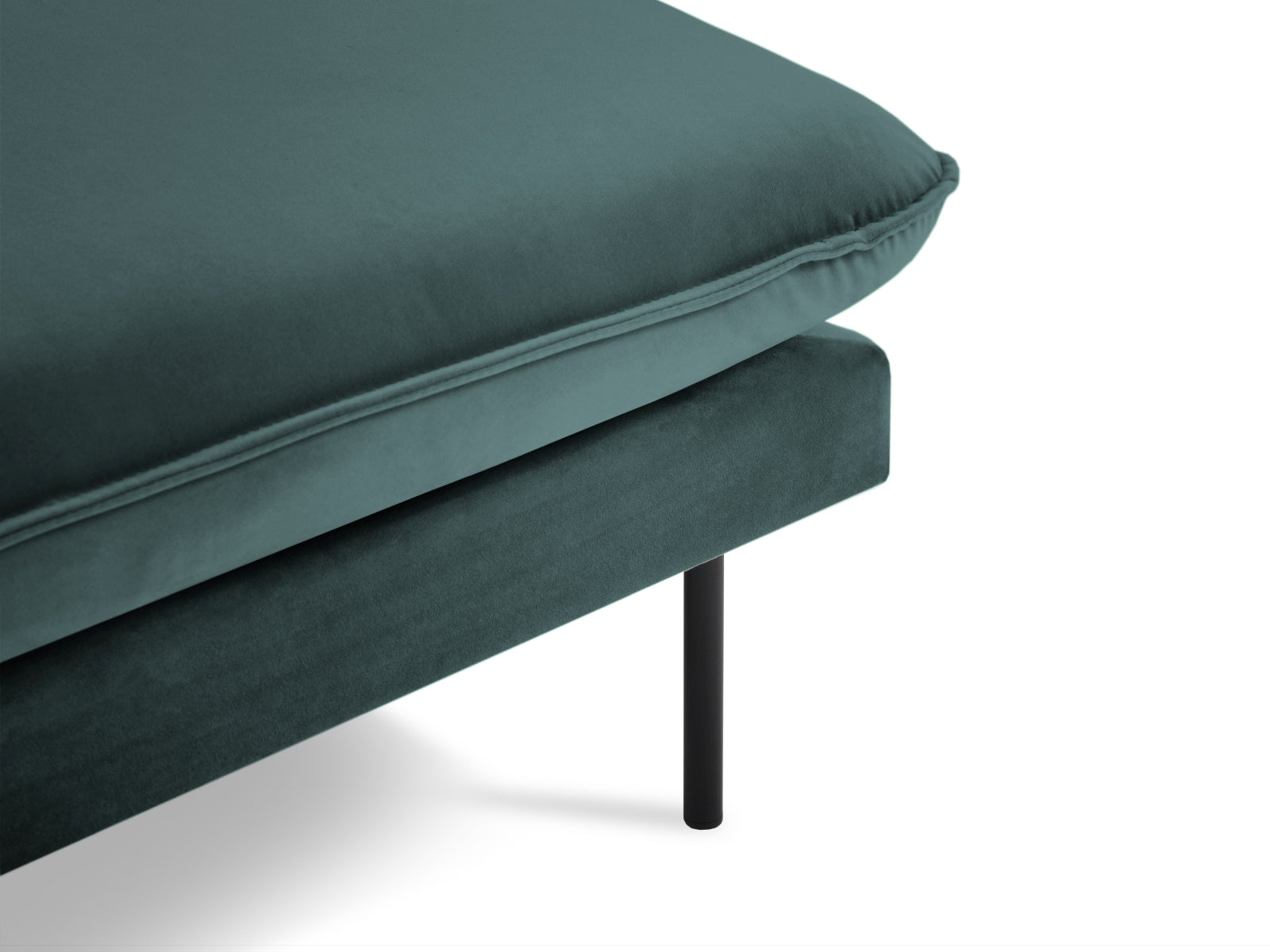 Erleben Sie das stilvolle Vienna Velour Ecksofa links 5 Sitzer 170cm von Cosmopolitan Design – ideal für gesellige Abende und entspannte Stunden!