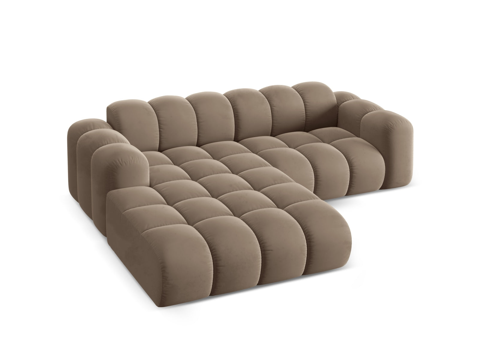 Elegantes 3-Sitzer Ecksofa Treno in hochwertigem Cappuccino-Bluvel, ideal für gemütliche und moderne Wohnräume von Cosmopolitan Design.