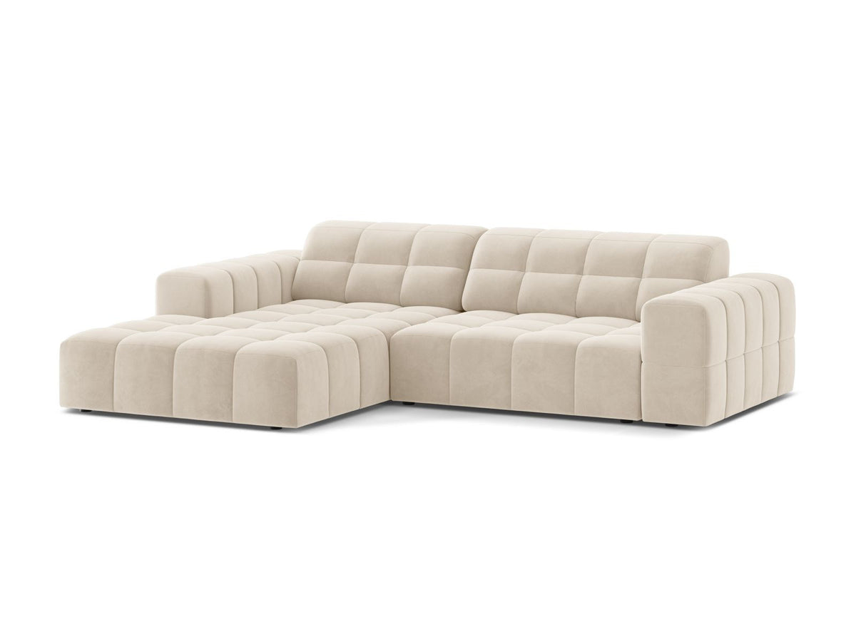 Ecksofa links Chicago in dunkelgrünem Samtstoff mit schwarzen Kunststoffbeinen, Massivholzrahmen und markanter Récamiere-Form.