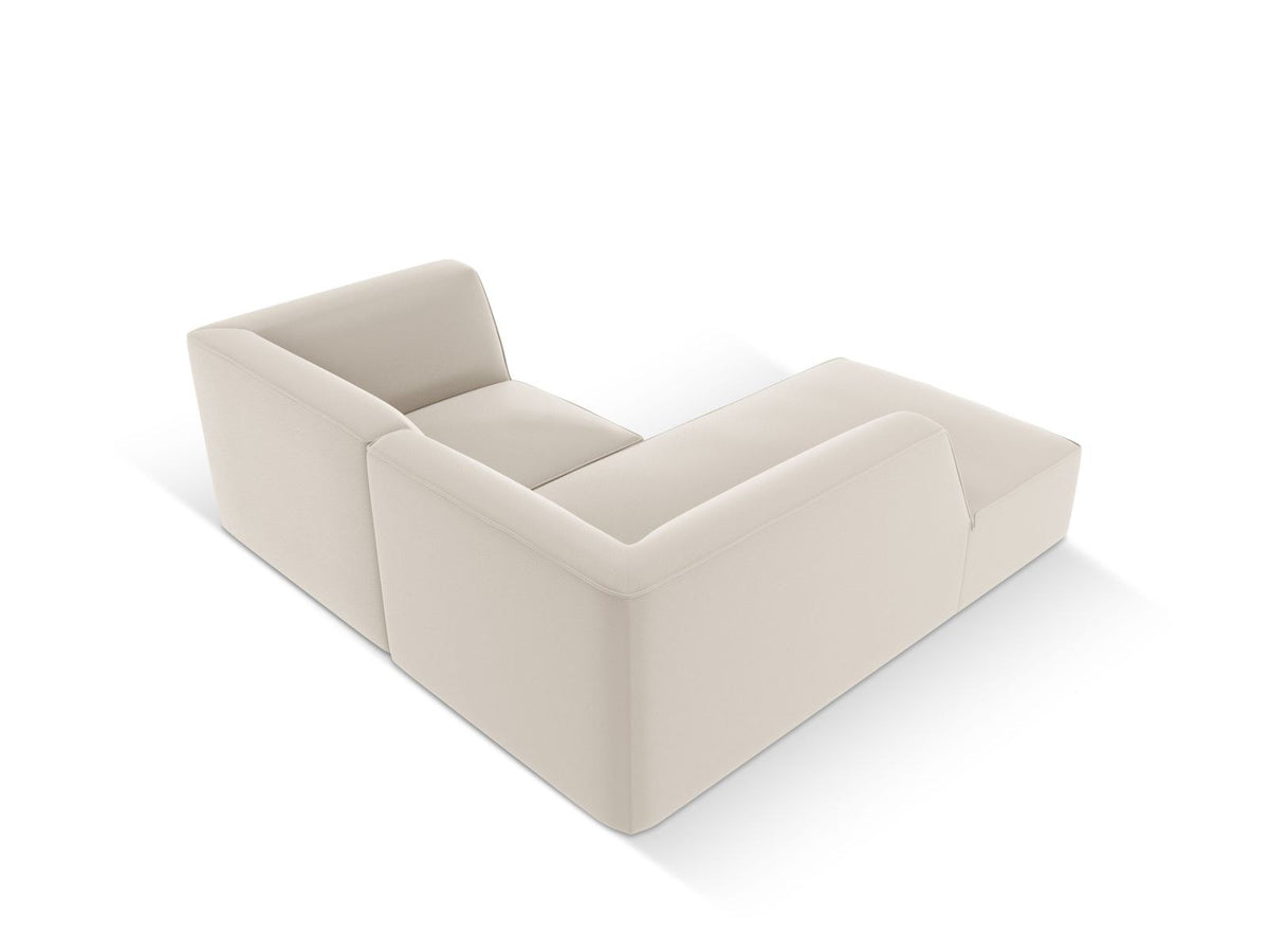 Modulares Ecksofa links Siena in Light Beige-Pacifico mit lederähnlichem Kunstlederbezug, schwarzen Kunststoffbeinen und Récamiere-Form.