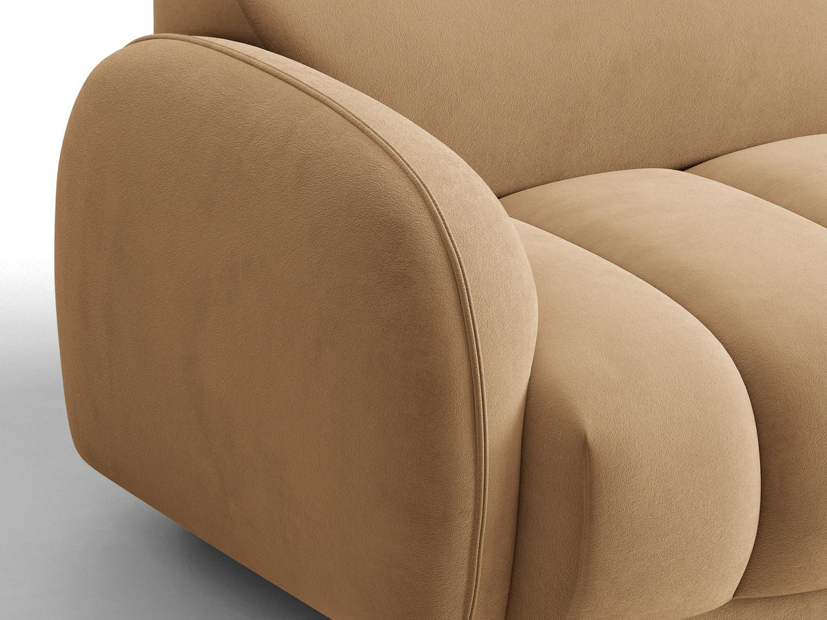Bilbao Ecksofa links 3-Sitzer von Cosmopolitan Design in Light Beige-Casino Samtstoff, Holzrahmen, schwarze Kunststoffbeine, mit Récamiere.