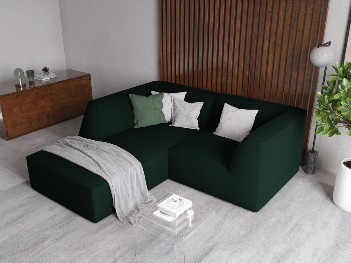 Modulares Ecksofa in Beige-Samt mit Récamiere links, Massivholzrahmen, schwarzen Kunststoffbeinen und weicher Samtpolsterung.