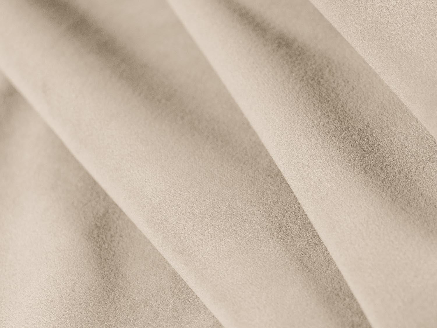 Mackay Velour Pillow  in Ecru präsentiert im Onlineshop von KAQTU Design AG. Deko Kissen ist von Cosmopolitan Design